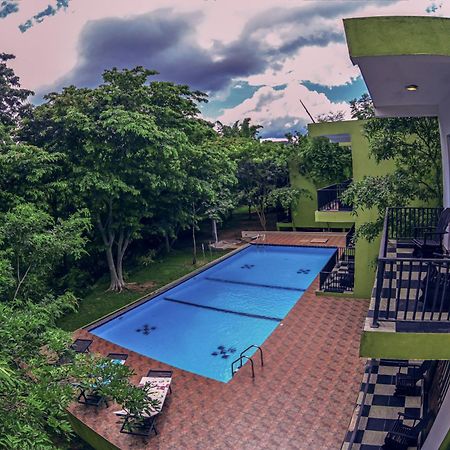 Hotel Golden Ray, Dambulla Eksteriør billede