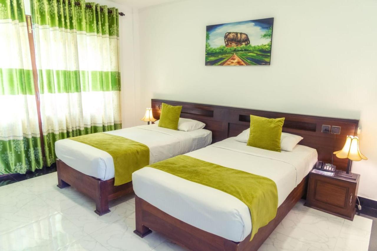 Hotel Golden Ray, Dambulla Eksteriør billede