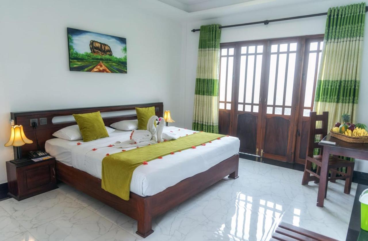Hotel Golden Ray, Dambulla Eksteriør billede