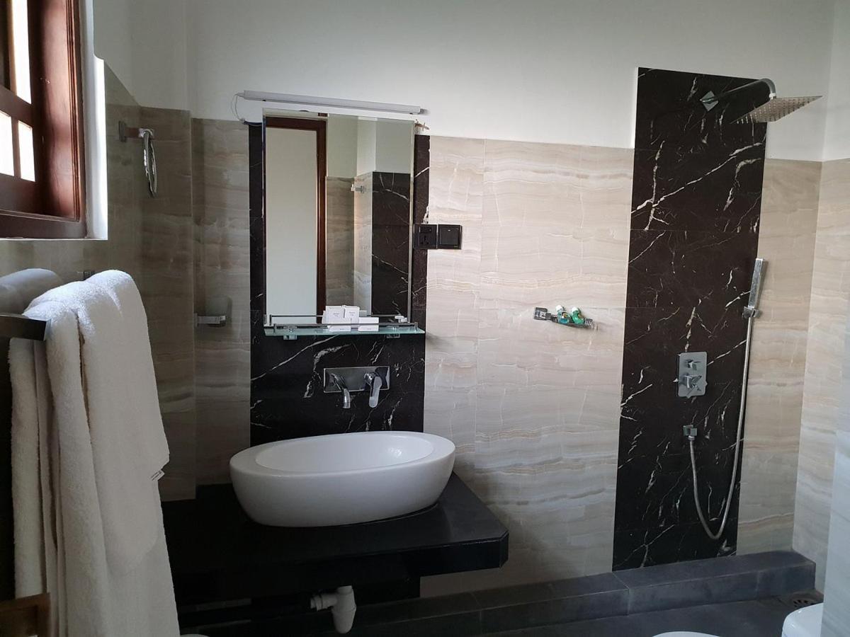 Hotel Golden Ray, Dambulla Eksteriør billede