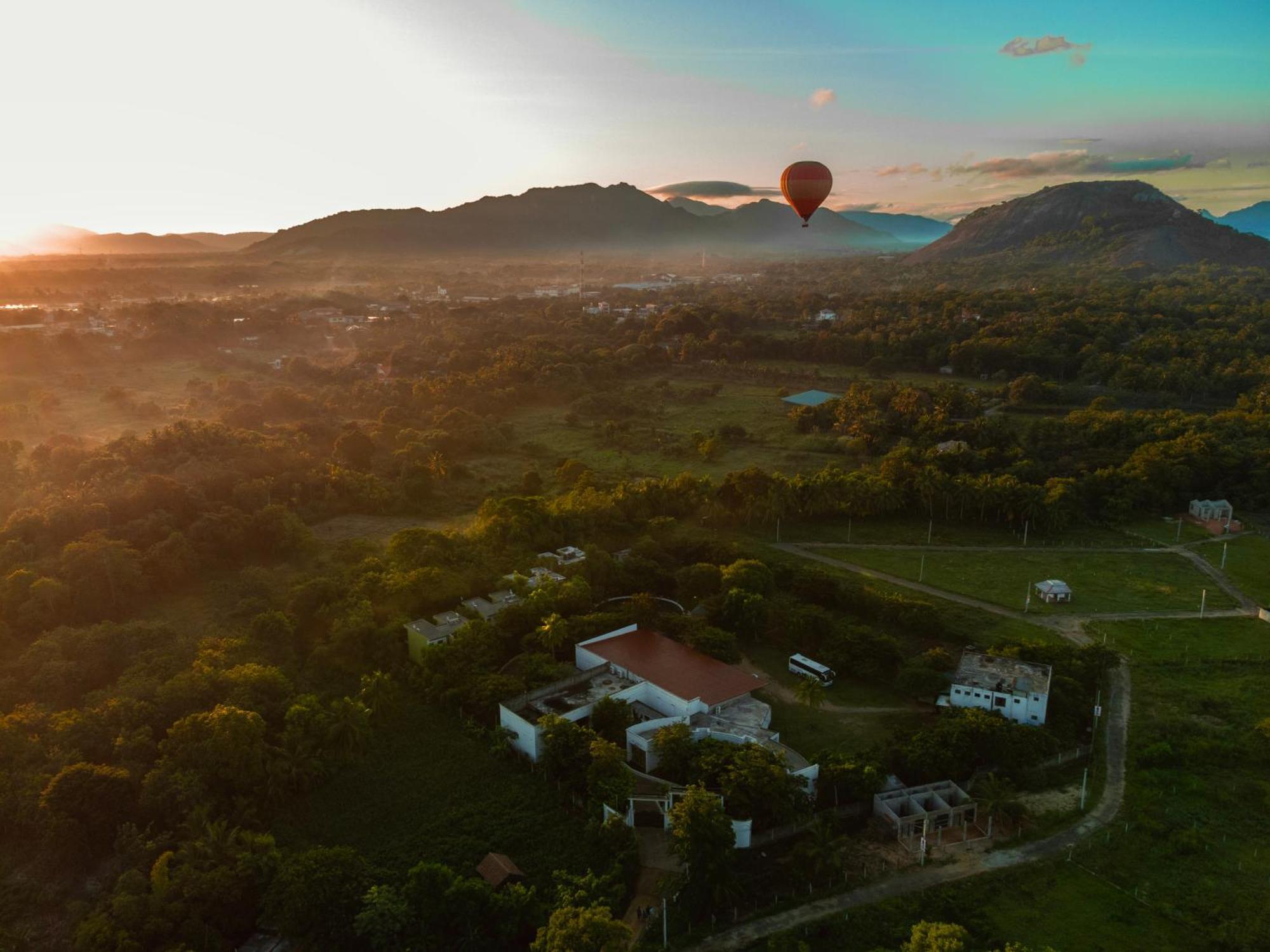 Hotel Golden Ray, Dambulla Eksteriør billede